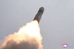 كوريا الشمالية تطلق "عددا من صواريخ كروز" في البحر الأصفر 
