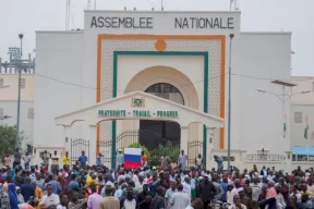 فرنسا تشكك في اكتمال انقلاب النيجر وأميركا تدعم "خفض التصعيد"