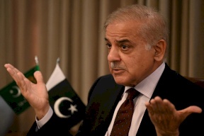 رئيس وزراء باكستان يقول إن "مواطنين أفغانا" يساعدون الانتحاريين