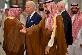 "نيويورك تايمز": مباحثات أمريكية سعودية لإبرام معاهدة دفاع مشترك