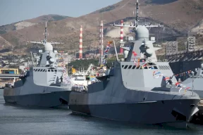 روسيا تحبط هجمات بالمسيرات وتعترض سفينة شحن متجهة لميناء أوكراني