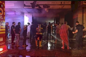 حريق يتسبب بأضرار في محل للأحذية بمدينة غزة