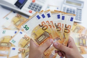 اليورو يرتفع إلى أعلى مستوى في 5 أشهر أمام الدولار