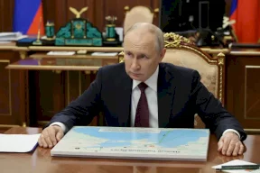 بوتين يصدر مرسوما يلزم عناصر المجموعات المسلحة أداء القسم