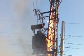 كهرباء القدس تدين الاعتداء على أحد محولات الكهرباء في منطقة مخيم شعفاط