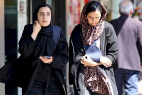 إيران تكثف حملة القمع قبل الذكرى السنوية الأولى لوفاة مهسا أميني 