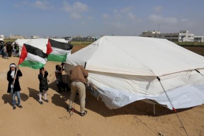 حماس تُعيد مخيمات العودة على حدود غزة.. هل هي رسالة "ضغط" لإسرائيل؟
