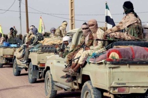 مجموعات مسلحة في شمال مالي تعلن السيطرة على مدينة رئيسية بعد معارك