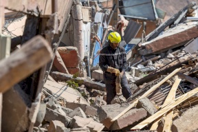 أعداد الضحايا في ارتفاع.. تواصل عمليات البحث رغم تلاشي الأمل بالعثور على ناجين من الزلزال المدمّر في المغرب