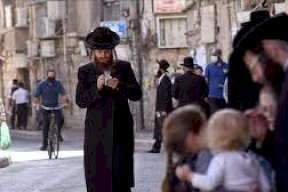 عدد سكان إسرائيل 9.795 مليون: العرب 2.065 مليون بضمنهم المقدسيون والجولانيون