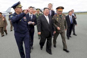 وزير الدفاع الروسي يستقبل كيم جونغ-أون في فلاديفوستوك