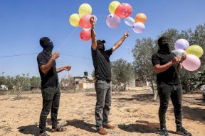حرائق في مستوطنات غلاف غزة بفعل إطلاق بالونات حارقة من القطاع