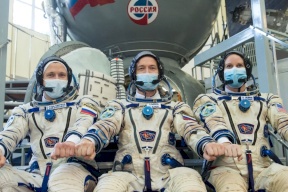 روسيان وأميركي يعودون إلى الأرض بعد مهمة في محطة الفضاء الدولية