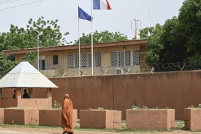 المجلس العسكري في النيجر يدرس إقامة "علاقات مستقبلية" مع فرنسا