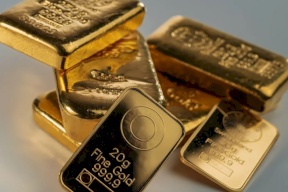 أسعار الذهب ترتفع بعد تصريحات للفيدرالي تميل إلى التيسير