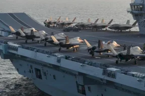 بريطانيا ترسل سفينتين حربيتين دعماً لإسرائيل