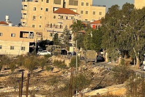 الاحتلال يحاصر منزلين في بيت أمر شمال الخليل