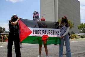 مظاهرة حاشدة في نيويورك ضد عمدة المدينة لدعمه دولة الاحتلال ونصرة لفلسطين