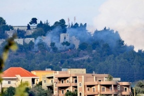 "حزب الله" يقصف مواقع عسكرية وتل أبيب تغير على لبنان