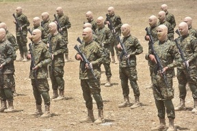 تقديرات إسرائيلية: عشرات آلاف المقاتلين والصواريخ يمتلكها حزب الله