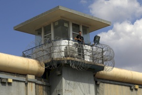 "الاحتلال يبدأ بعملية اغتيال الأسرى"