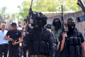 صحيفة: إيران تهدد بإشعال جبهة جديدة ضد إسرائيل عبر تعزيز الفلسطينيين عسكرياً بالضفة