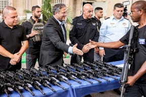 هستيريا السلاح.. سباق تسلح إسرائيلي للمستوطنين