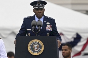 رئيس أركان الجيش الأميركي يحذر من طول أمد الحرب على غزة