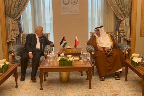الرئيس عباس يجتمع مع ولي العهد البحريني