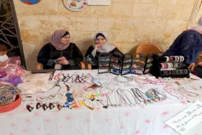 تراجع حاد في أداء المشاريع النسوية بسبب إجراءات الاحتلال