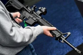 أكسيوس: واشنطن تؤجل بيع أكثر من 20 ألف بندقية M16 لإسرائيل