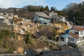 محدث- ارتفاع حصيلة ضحايا زلزال اليابان إلى 48 قتيلاً