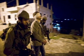 الاحتلال يعتقل 5 مواطنين من سبسطية شمال غرب نابلس 