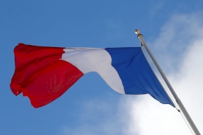 الخارجية الفرنسية تعرب عن قلقها من العثور على مقابر جماعية