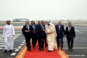 حسين الشيخ يصل الى البحرين