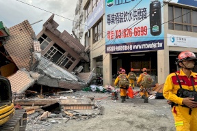 تايوان تتعرض لأقوى زلزال في 25 عاما وتحذيرات من تسونامي (فيديو)