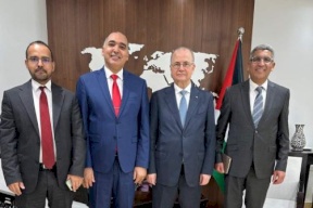 السفير المغربي يلتقي رئيس الوزراء ويبحثان التعاون المشترك