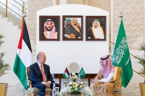 وزير الخارجية السعودي يستقبل رئيس الوزراء د. محمد مصطفى