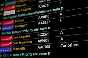 خلل تقني عالمي يعطل وسائل إعلام ومستشفيات ومطارات