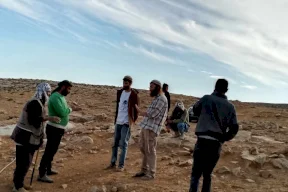 فيديو:: مستعمرون ينفذون اعتداءات في مناطق متفرقة من الضفة