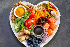 نظام غذائي شبيه بالصيام يقاوم السمنة ويُحدث تغييرات بالدماغ