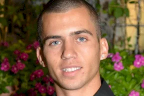 يديعوت أحرونوت تكشف: متخابر لصالح الشاباك انتشل جثة أورون شاؤول من غزة ونقلها لإسرائيل