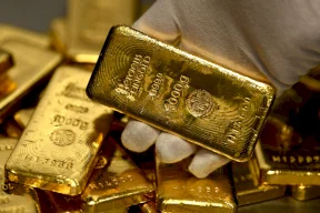 الذهب يتجاوز الـ3200 دولار للأونصة للمرة الأولى