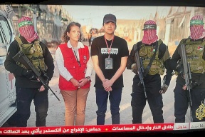 عيدان ألكسندر يكشف تفاصيل عن أسره ونجاته من موت محقق قبل الإفراج عنه