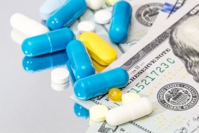 ترامب يعتزم خفض أسعار الأدوية بين 30% و80%