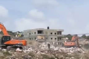 فيديو:: اعتداءات للمستعمرين.. الاحتلال يواصل عمليات التجريف غرب سلفيت