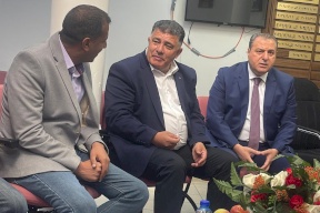 محافظ نابلس والسفير الأردني يزوران المستشفى الميداني الأردني