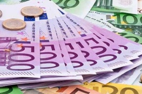 رئيس الوزراء الفرنسي يكشف عن خطته لتقليص العجز المالي واستعادة التوازن