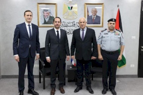 وزير الداخلية يلتقي القنصل العام الفرنسي في القدس
