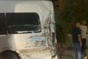 آليات الاحتلال تصدم حافلة تقل حجاجا في جنين بشكل متعمد